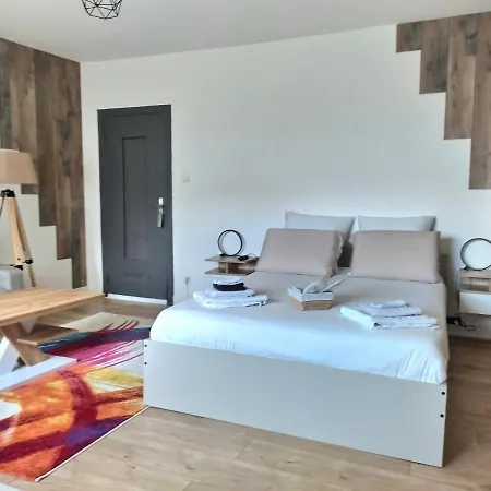 Privée 23m - Canapé Lit - Wifi - 120m