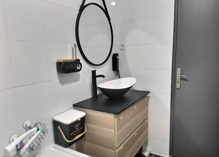 Privee 23m - Canape Lit - Wifi - 120m 沃伊皮